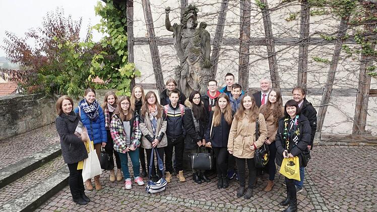 Das offizielle Gruppenfoto vom Rathausbesuch Foto: Sarah Dann
