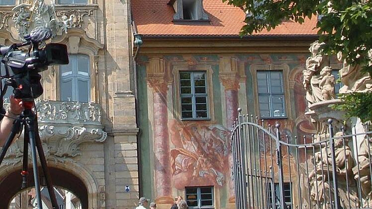 Ab 9. August wird der neue Franken-Tatort in Bamberg gedreht. Hier ein Archivbild von früheren Dreharbeiten auf der Oberen Brücke. Foto: pr