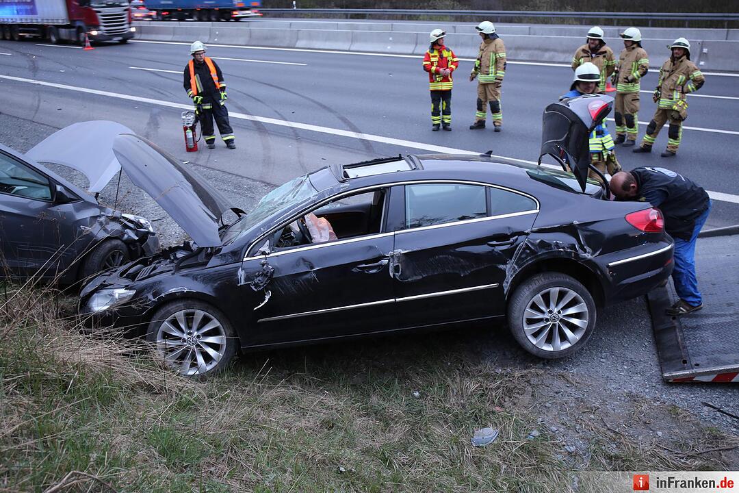 A9: 35-Jähriger verliert Kontrolle über sein Auto und kollidiert mit Anhängergespann