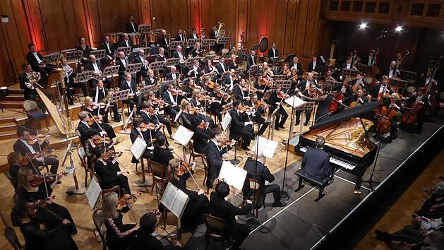 Das Rundfunk-Sinfonieorchester Berlin in Vollbesetzung beim Abschlusskonzert des Kissinger Sommers 2018.  Foto: Gerhild Ahnert