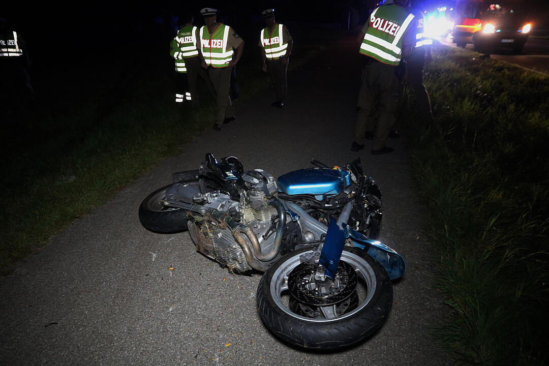 Allgäu: Motorrad schleudert in Familie – Mutter und Sohn sterben