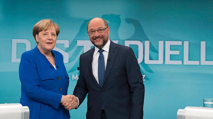 Amtsinhaberin Angela Merkel (CDU) und ihr Herausforderer Martin Schulz (SPD). Wenn Sie k&ouml;nnten, wen w&uuml;rden sie direkt zum Kanzler w&auml;hlen? Foto: Herby Sachs/ARD-Pool/dpa