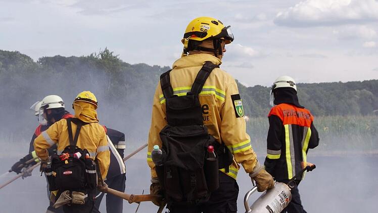 @fire legt den Brand gezielt.