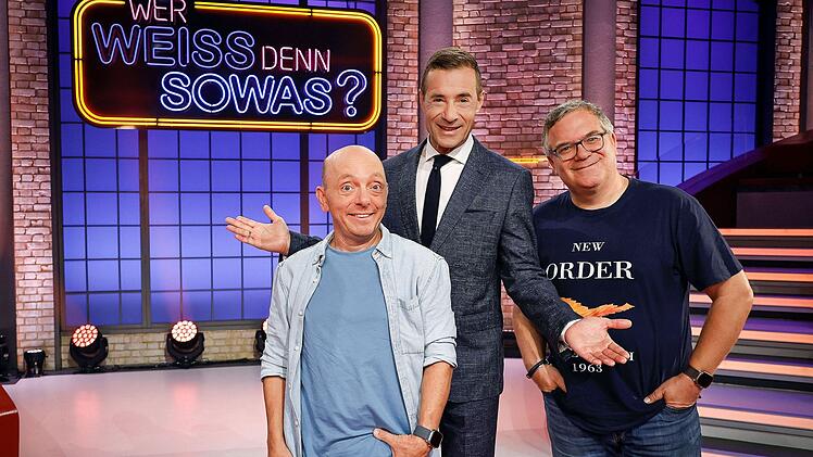 Sie standen bislang für den Erfolg von "Wer weiß den sowas?", von links: Bernhard Hoecker, Kai Pflaume und Elton.