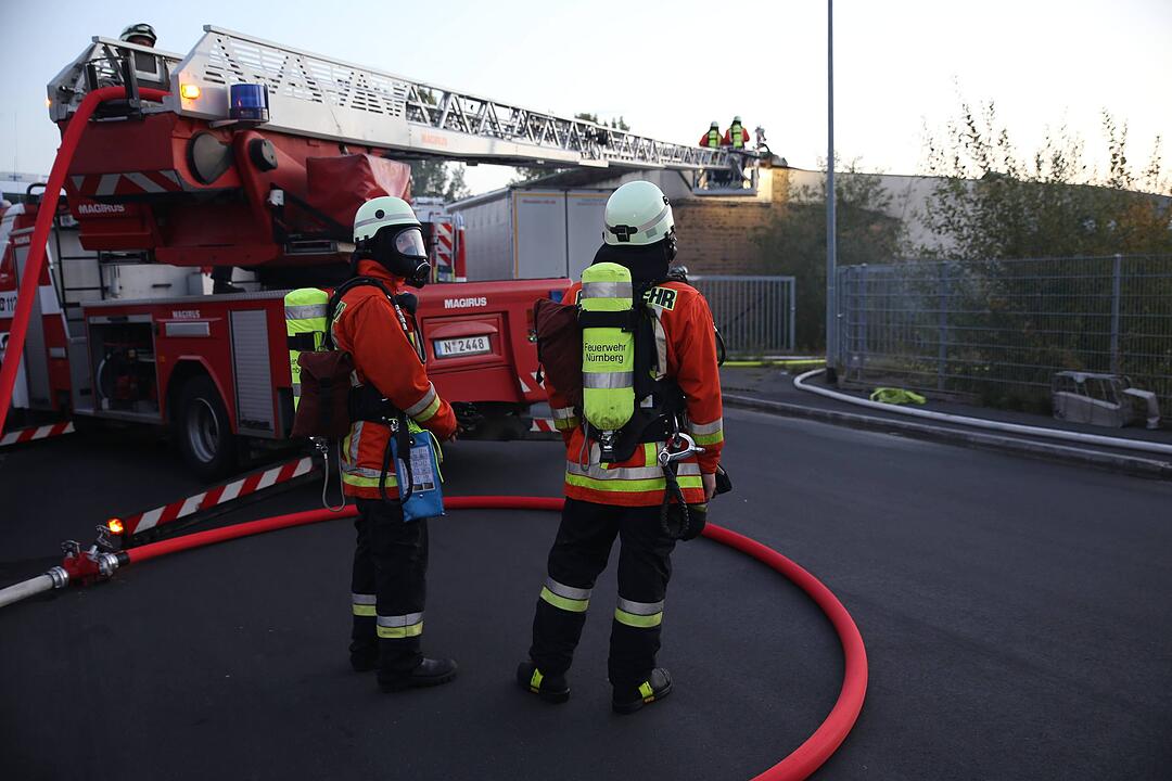 Brand im Gewerbegebiet von Nuernberg