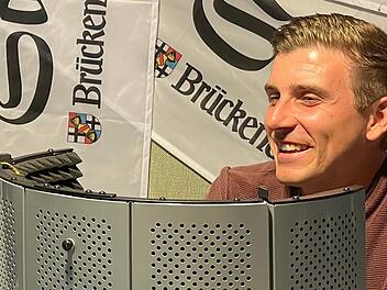 In der neuesten Folge des Rhöner Fußball-Podcasts wurde Alexander Arnold auf den Zahn gefühlt.