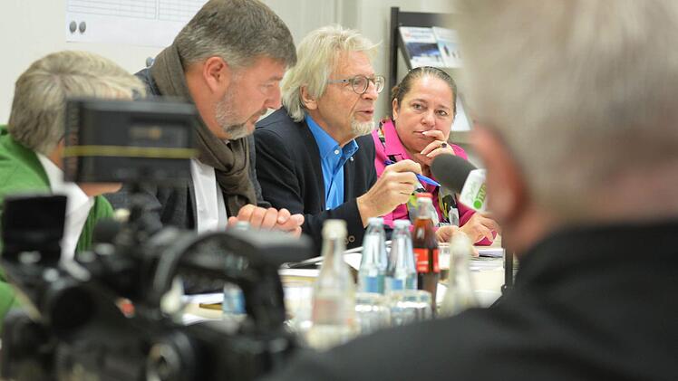 Mehr Geld für Jugend und Soziales: Stadträte der CSU, SPD, BUB und FDP präsentierten ihre ZIele für die Haushaltsberatungen 2014.  Foto: Ronald RInklef