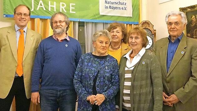 Bei der Ehrung (v. l.): Ulrich Buchholz, Wolfgang Junga, Christine Gossrau, Edith Fießer, Renate Kattenbeck, Heinrich Kattenbeck
