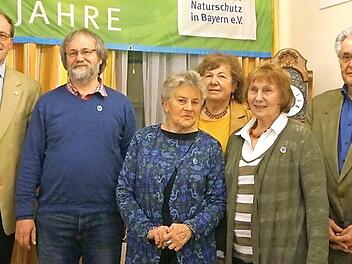 Bei der Ehrung (v. l.): Ulrich Buchholz, Wolfgang Junga, Christine Gossrau, Edith Fießer, Renate Kattenbeck, Heinrich Kattenbeck