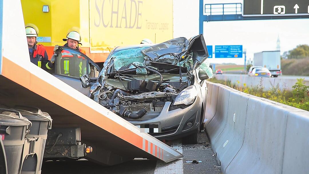 A3 im Kreis Würzburg: Führerhaus bricht nach Massenunfall vom Rest des LKWs ab