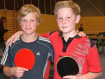 Fabio Bittruf vom TTC Küps und Johannes Scherbel (TSV Teuschnitz)   wurden  Bezirksmeister im Doppel der B-Schüler. Foto:  Hans Franz
