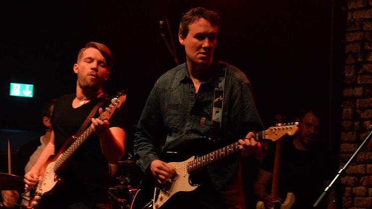 "The Voice of Germany"-Gewinner, Andreas Kümmert, gab am Samstagabend in der Stadthalle in Lichtenfels ein Konzert. Foto: Ronald Rinklef