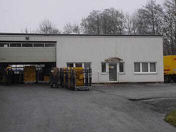 In diese Postfiliale in der Kronacher Industriestraße wurde eingebrochen.  Foto: Marco Meißner