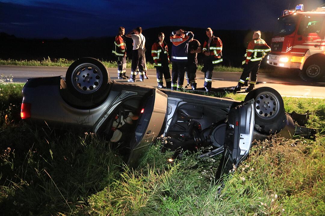 Mit Auto überschlagen: Betrunkener Mann verliert im Landkreis Forchheim die Kontrolle
