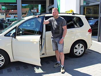 Thomas Seidl fährt seit 2002 in Bad Brückenau Taxi und möchte das auch gerne weiterbetreiben. Foto: Julia Raab