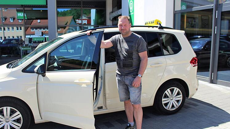 Thomas Seidl fährt seit 2002 in Bad Brückenau Taxi und möchte das auch gerne weiterbetreiben. Foto: Julia Raab