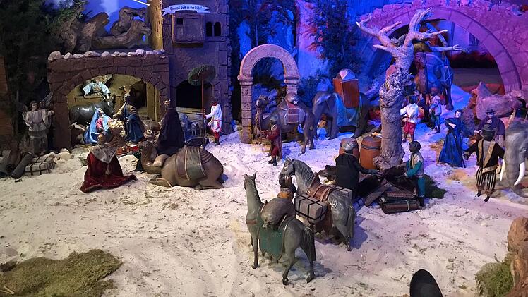 Bamberg: 200 Jahre alte Figuren - Krippensaison wird feierlich eröffnet