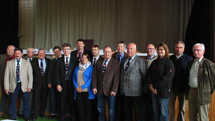 Wiedergewählter Vorstand und Ehrenmitglieder Foto: Gerda Völk