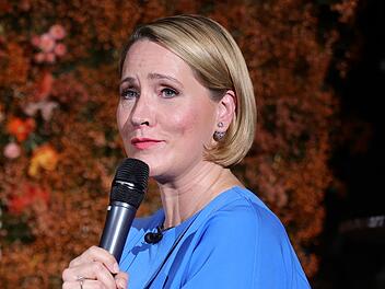 Im Podcast "Baborie & Rakers" hat Judith Rakers von einer Party mit dem ehemaligen "Tagesschau"-Chefsprecher Jan Hofer erzählt.