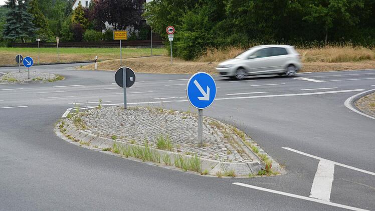 Nach wie vor ein Unfallschwerpunkt: Die Aschacher Kreuzung bei Bad Bocklet. Foto: Björn Hein