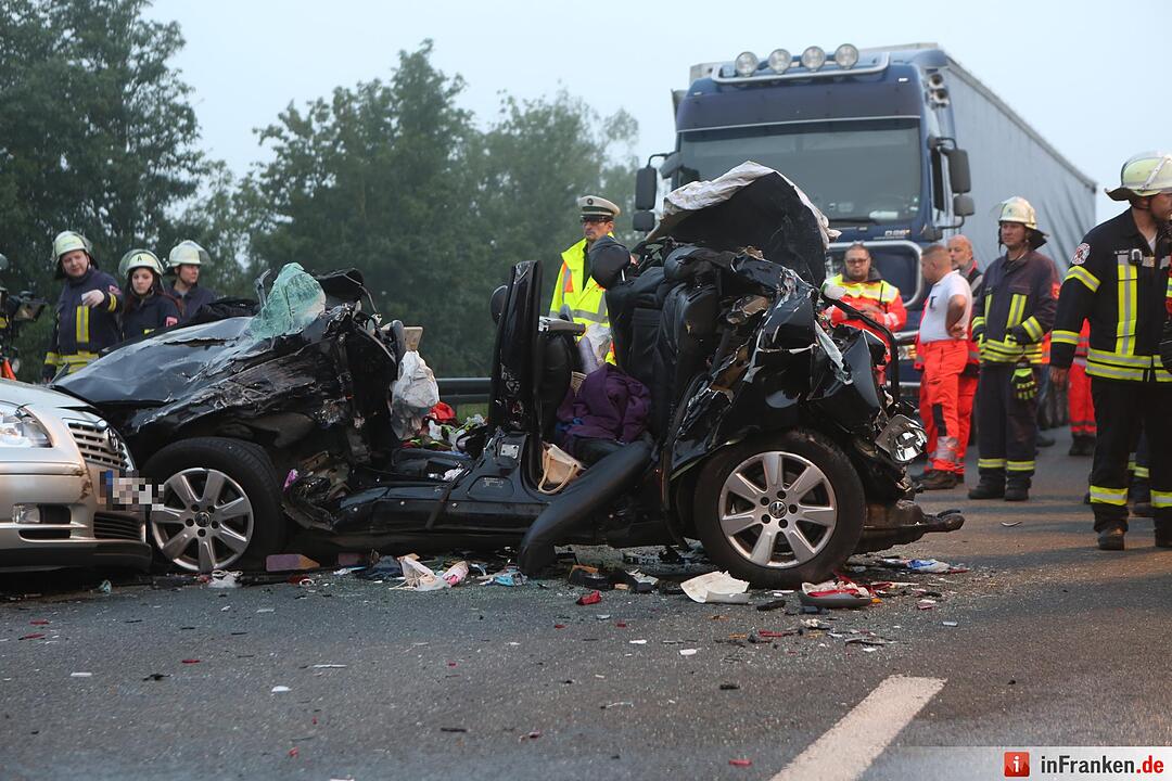 Drei Menschen sterben nach Unfall auf A3 bei Altdorf