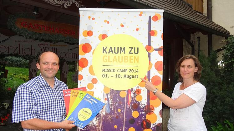 Vom 1. bis 10. August findet das Missio-Camp unter dem Motto "Kaum zu Glauben!" statt. Stefan und Anke Schroth freuen sich schon zwei tolle Wochen voller unglaublicher Erlebnisse mit Gott. Foto: Marion Eckert