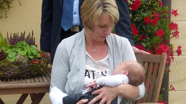 Stefanie Zelles und der kleine Benjamin DominikFoto: Carmen Schwind