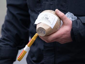 Junge bei Silvester in Berlin von Kugelbombe schwerst verletzt?