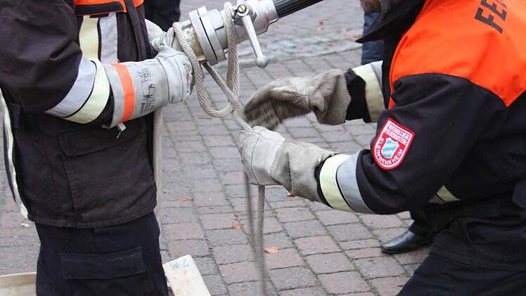 Leistungsprüfung der Kleinwenkheimer FeuerwehrFoto: Arnold Nöth