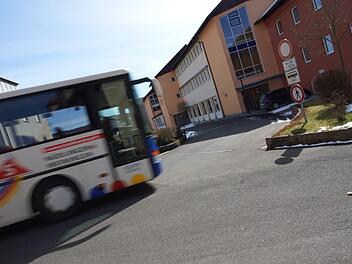 Die Busse werden ab Donnerstag, 12. April, die Grundschule morgens nicht mehr anfahren.Foto: Archiv/Arkadius Guzy