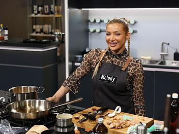 Melody Haase macht im Kochstudio eine gute Figur.