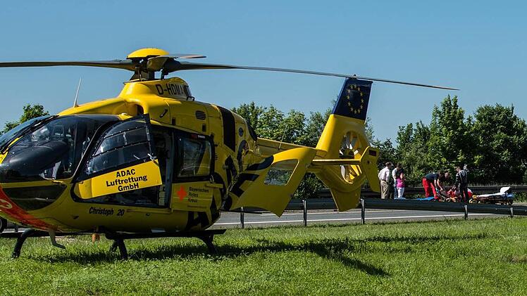 Ein 27-Jähriger Biker stürzte am Samstag auf der A 70 schwer und wurde mit dem Rettungshubschrauber ins Krankenhaus geflogen. Foto: Alexander Muck