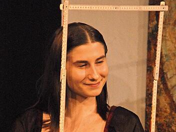 Mona Lisa wird es zu eng in ihrem Rahmen. Foto: Uschi Prawitz
