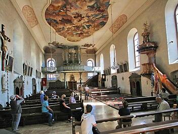 Der "Dom der Vorrhön", die Pfarrkirche in Großwenkheim, ist besonders  prächtig und soll seinen Platz im Kulturweg bekommen. Foto: Dieter Britz