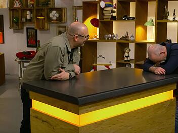 Horst Lichter (rechts) rang um Fassung, auch Experte Sven Deutschmanek vermochte ihn nicht zu trösten.