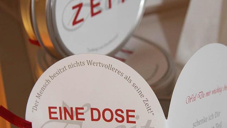 Witzige Idee: Zeit in Dosen. Foto: Sonja Adam