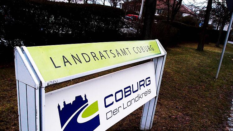 Im Landratsamt Coburg laufen am Sonntag die Ergebnisse aus insgesamt 17 Kommunen ein.Foto: Archiv/Jochen Berger