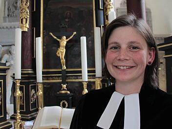 Jennifer Ebert schreibt ihre Doktorarbeit und wirkt ehrenamtlich als Pfarrerin in Thurnau. Foto: Jürgen Gärtner