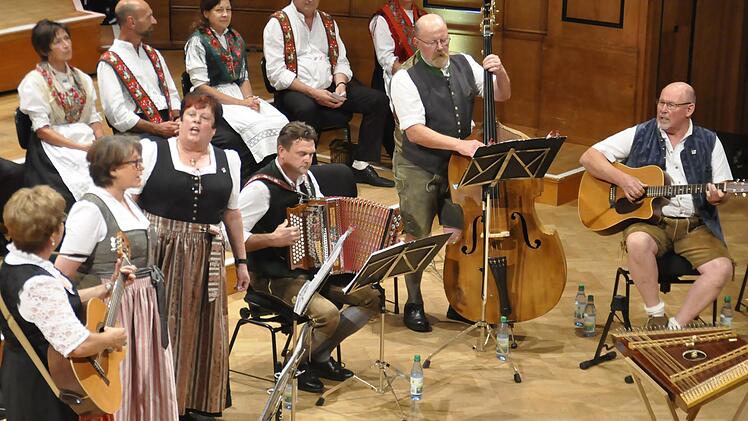 Die "Hoibüche Muisig" interpretierte stimmungsvolle Lieder aus der Rhön.