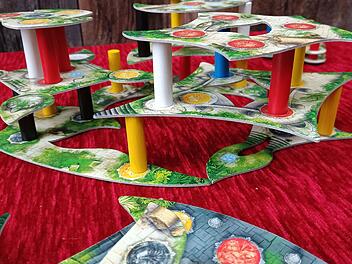 Spiele-Test "Menara" - spannende Stapelspiel für die ganze Familie von Zoch