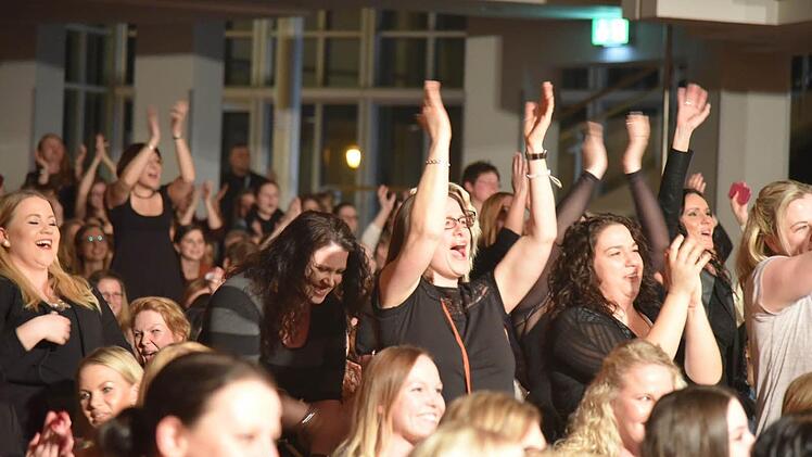 Jubel für männliche Körper und eine tolle dreistündige Show. Foto: Gabi Arnold