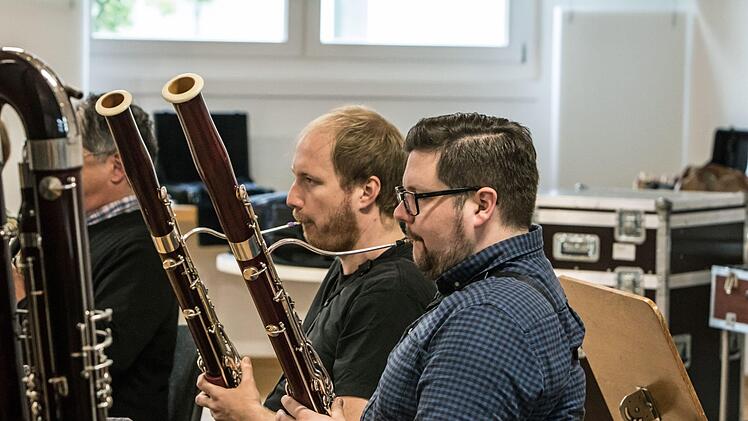 Coburgs Generalmusikdirektor Roland Kluttig probt mit dem Philharmonischen Orchester für das London-Gastspiel des Landestheaters.Foto:_Jochen Berger