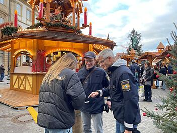 Sicherheitswacht auf dem Bamberger Weihnachtsmarkt