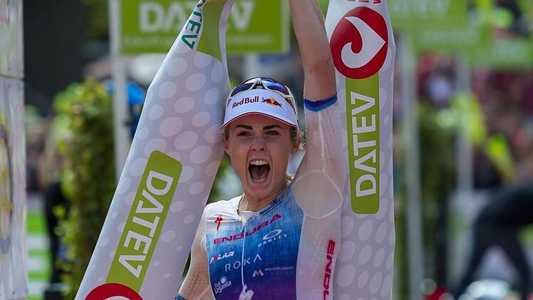 Freudenschrei nach dem Sieg Foto: Sportfoto Zink