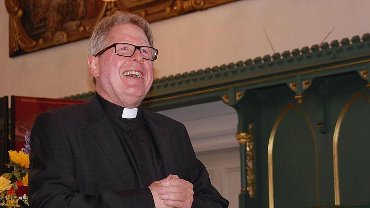 Ein Bild aus seiner aktiven Zeit in der Petrikirche: der frühere Kulmbacher Dekan Jürgen Zinck, der jetzt seinen 70. Geburtstag feierte Archiv/Uschi Prawitz