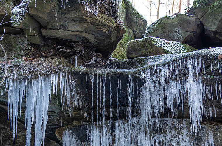 Wunderschöner Wasserfall in Bayreuth: Frostige Temperaturen sorgen für Eiszapfen-Spektakel
