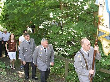 Mit dem Zug zum Zeitlerbrunnen eröffnet die Reservisten- und Soldatenkameradschaft Kulmbach-Plassenburg hatte sich für das Sommer- und Brunnenfest. Fotos: Sonja Adam
