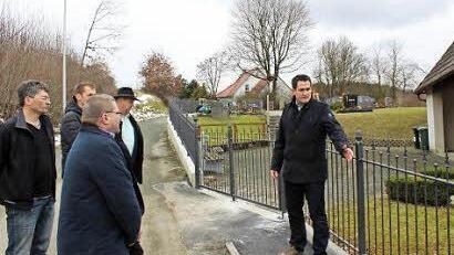 Bürgermeister Florian Kraft (r.) und seine Räte  Foto: fra-press