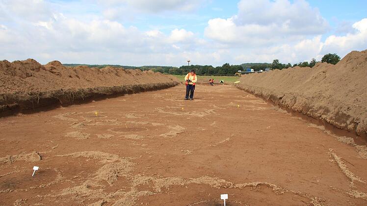 Archäologen suchen im Umfeld der A3 nach Spuren frühzeitlicher Siedlungen.  Foto: Andreas Dorsch