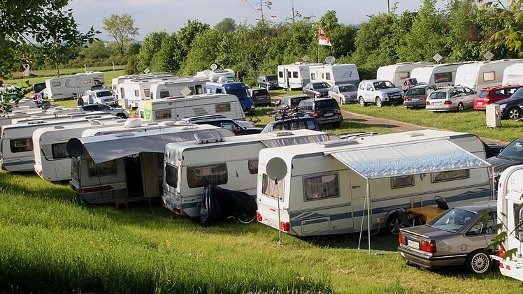 Knetzgau glich einer riesigen Wohnmobilsiedlung rund um die Franz-Hofmann-Halle.
